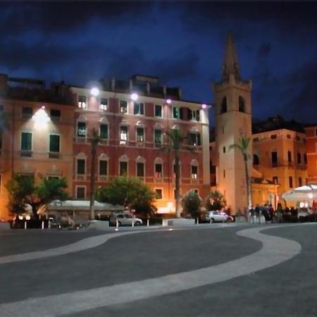 Affittacamere "In Piazzetta Da Vasco" レーリチ エクステリア 写真