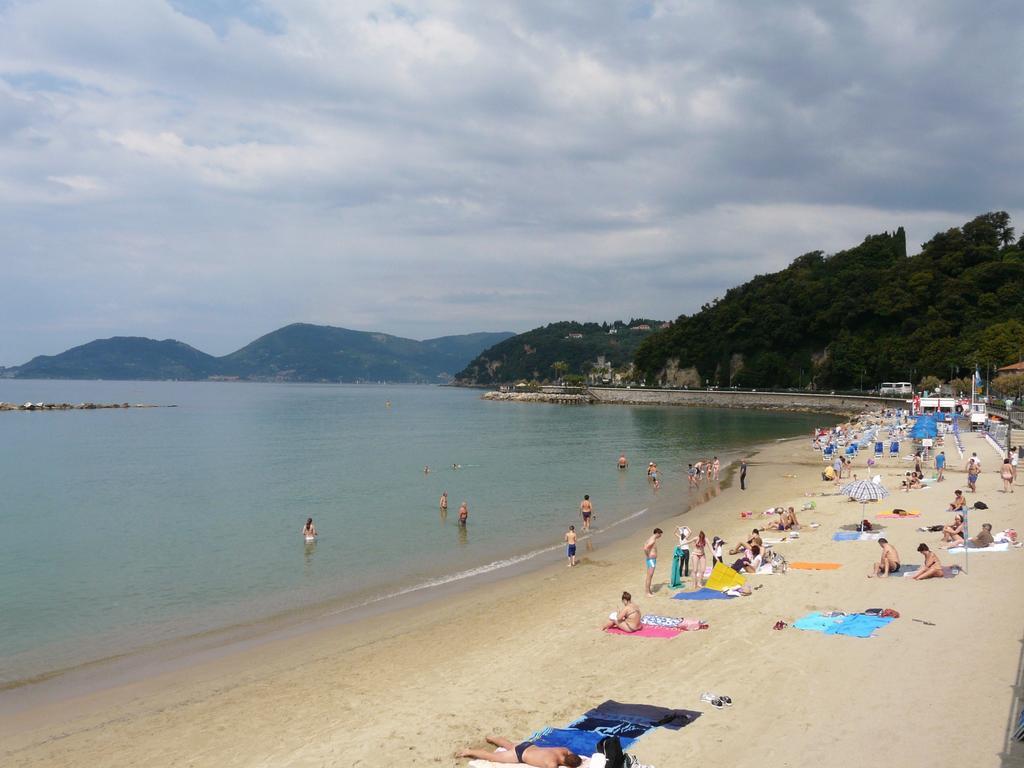 Affittacamere "In Piazzetta Da Vasco" レーリチ エクステリア 写真